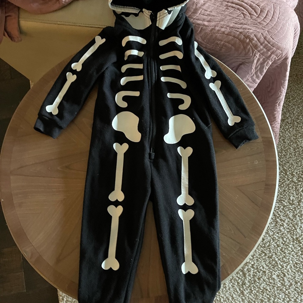 Glow in the dark skeleton costume